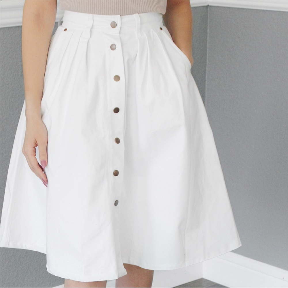 White button midi skirt - Picture 2 of 4
